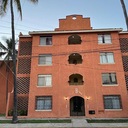 Zona Dorada: Amplio Departamento Para 12 Mazatlán Buitenkant foto